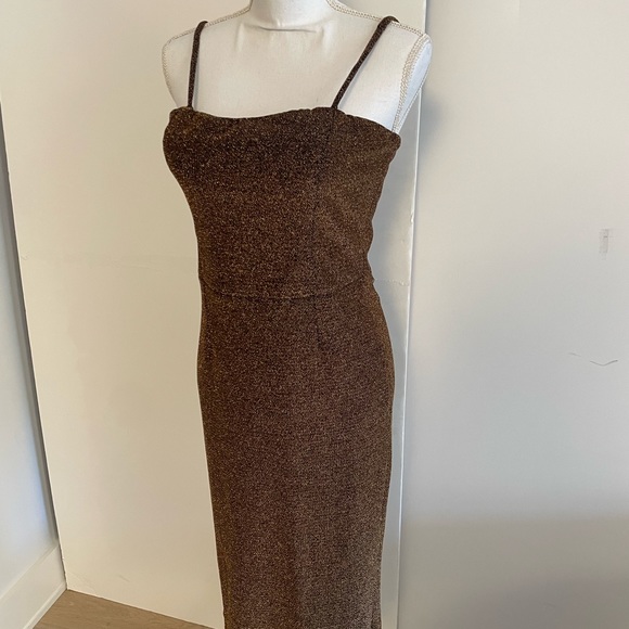 Dress The Population - Picture 2 of 6